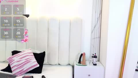 Snapshot of emily_hilton1 chatting on 03/31/26, 06:52 emily_hilton1 online show from 03/31/26, 06:52