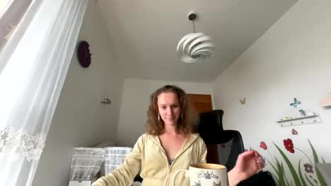 Snapshot of emily_in_parisss chatting on 10/03/25, 10:45 Emily  online show from 10/03/25, 10:45