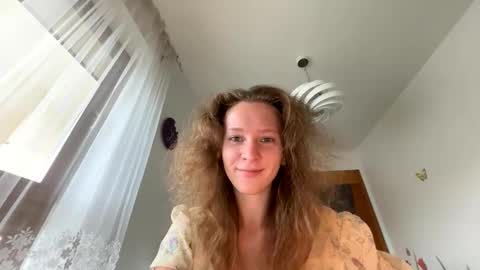 Snapshot of emily_in_parisss chatting on 10/09/25, 10:24 Emily  online show from 10/09/25, 10:24