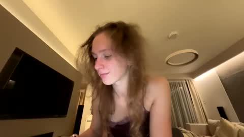 Snapshot of emily_in_parisss chatting on 10/21/25, 07:47 Emily  online show from 10/21/25, 07:47