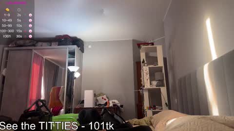 Snapshot of emily_is_here chatting on 03/05/26, 04:08 Emily online show from 03/05/26, 04:08