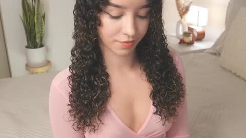 Snapshot of emily_johnson1 chatting on 12/31/24, 01:26 Juliana online show from 12/31/24, 01:26