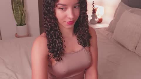 Snapshot of emily_johnson1 chatting on 02/23/25, 01:13 Juliana online show from 02/23/25, 01:13