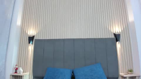 Snapshot of emily_jonhson chatting on 12/22/25, 07:44 emily_jonhson online show from 12/22/25, 07:44