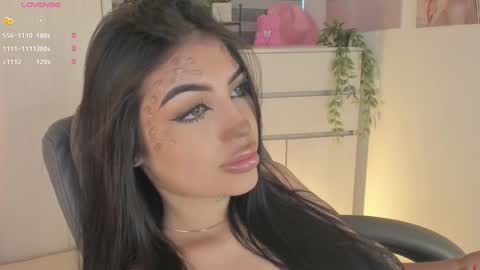 EmilyKenner  Independent model  online show from 10/31/25, 11:44