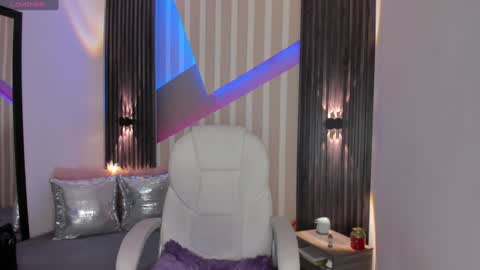 Emily online show from 01/24/25, 03:55