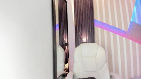 Emily online show from 10/04/25, 03:32