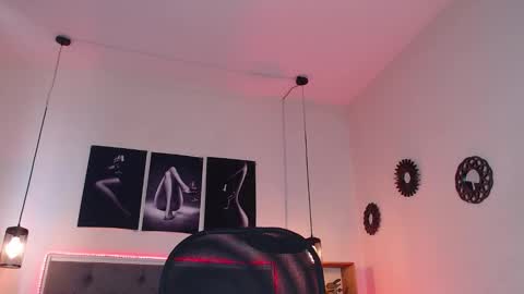 E M I L Y  online show from 10/10/25, 05:12