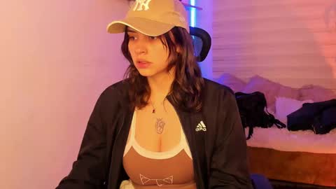 emily_lindey online show from 10/25/25, 03:03