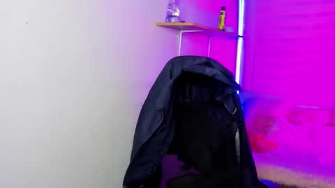 emily_lindey online show from 11/21/25, 03:27