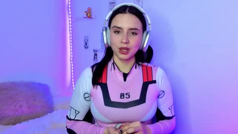 Snapshot of emily_lindey_ chatting on 02/13/26, 02:13 Emily Lindey online show from 02/13/26, 02:13