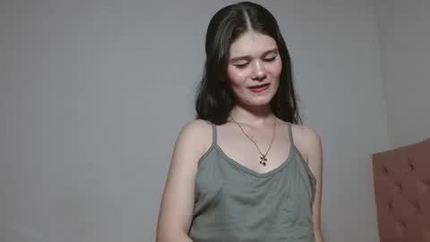 Snapshot of emily_littesweet chatting on 11/26/25, 04:24 Emily littesweets online show from 11/26/25, 04:24