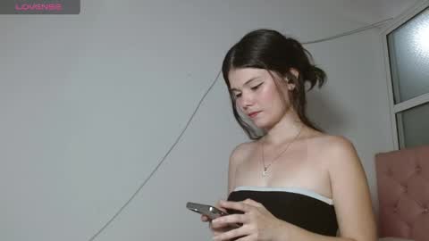 Snapshot of emily_littesweet chatting on 03/28/26, 01:49 Emily littesweets online show from 03/28/26, 01:49
