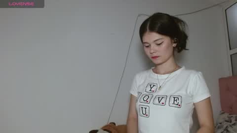 Snapshot of emily_littesweet chatting on 04/18/26, 10:54 Emily littesweets online show from 04/18/26, 10:54