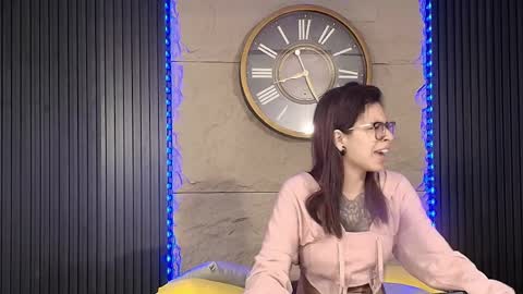 Snapshot of emily_loperaa chatting on 04/11/26, 04:50 Emily online show from 04/11/26, 04:50