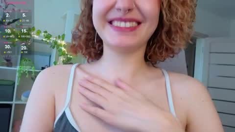 Snapshot of emily_lune chatting on 06/02/26, 05:42 Emily online show from 06/02/26, 05:42