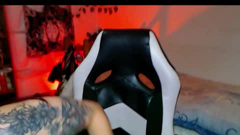 Emily online show from 10/07/25, 12:19