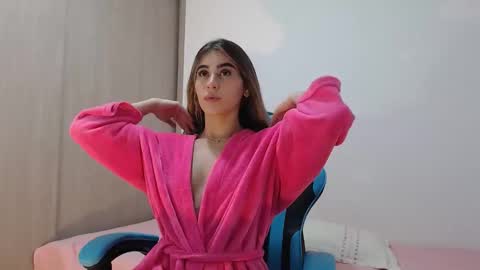 Snapshot of emily_mikelhot chatting on 04/01/26, 07:31 emily_mikelhot online show from 04/01/26, 07:31