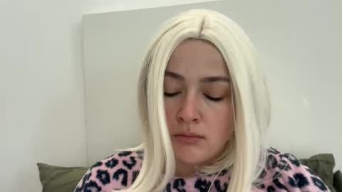 emily_morning_dew online show from 11/02/25, 09:00