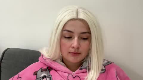 emily_morning_dew online show from 12/01/25, 11:59