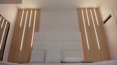 emily_nova_ online show from 03/20/26, 11:48