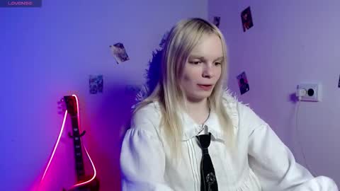 Snapshot of emily_nyaffe123 chatting on 03/13/26, 05:19 Lia online show from 03/13/26, 05:19