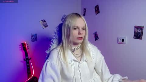 Snapshot of emily_nyaffe123 chatting on 03/15/26, 07:09 Lia online show from 03/15/26, 07:09