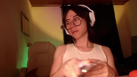 emily_pearl_ online show from 12/08/24, 01:35