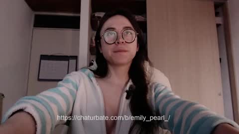 emily_pearl_ online show from 02/15/25, 10:42