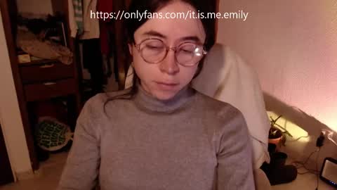 emily_pearl_ online show from 09/28/25, 02:28