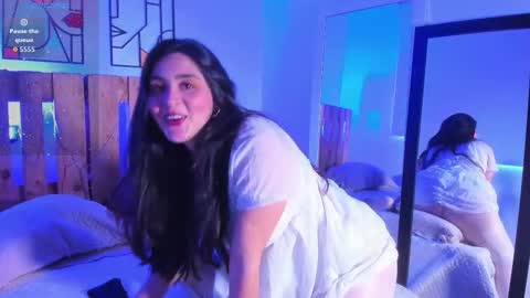 Snapshot of emily_sartre chatting on 03/25/26, 08:26 Emilly online show from 03/25/26, 08:26