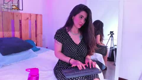 Emilly online show from 05/25/26, 08:04