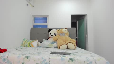 Snapshot of emily_sejmet chatting on 01/21/25, 11:35 SEJMET LOVE online show from 01/21/25, 11:35