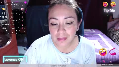 Snapshot of emily_sexy69 chatting on 01/17/25, 05:53 Emily online show from 01/17/25, 05:53