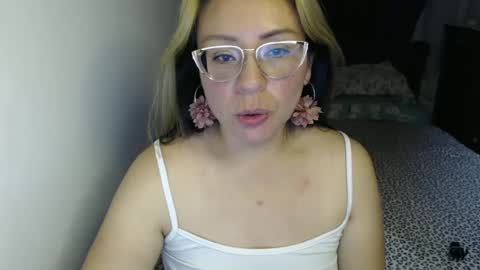 Snapshot of emily_sexy69 chatting on 02/22/25, 12:27 Emily online show from 02/22/25, 12:27