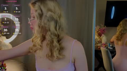 emily shepard online show from 09/17/25, 02:02