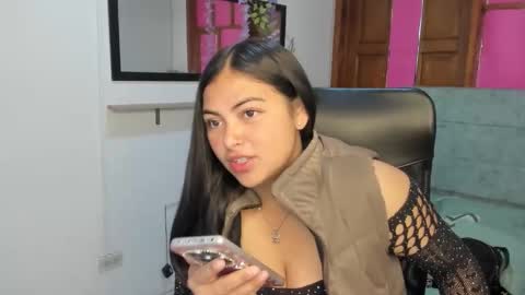 Snapshot of emily_simt_ chatting on 04/28/26, 12:43 Emily Simt online show from 04/28/26, 12:43