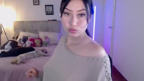 Snapshot of emily_swan_04 chatting on 01/24/25, 07:28 Emily Swan online show from 01/24/25, 07:28