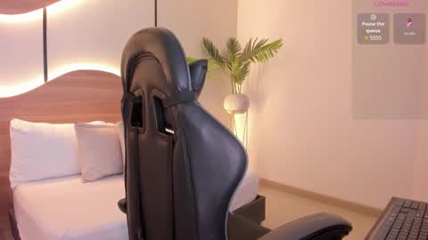 emily_tolson online show from 11/27/25, 07:05