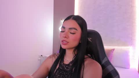 emily_tolson online show from 03/19/26, 07:40