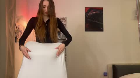 Lia online show from 05/15/26, 11:17