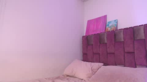 Snapshot of emily_w2 chatting on 09/17/25, 03:41 emily_w2 online show from 09/17/25, 03:41