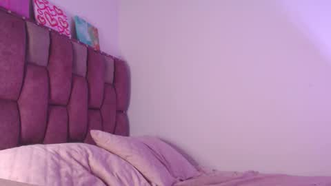 Snapshot of emily_w2 chatting on 10/26/25, 03:45 emily_w2 online show from 10/26/25, 03:45