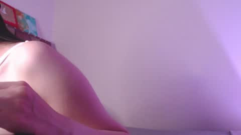 emily_w2 online show from 08/04/26, 12:58