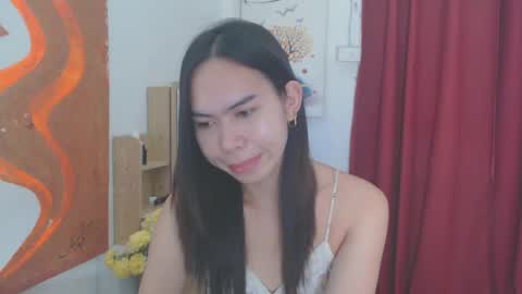 Snapshot of emily_xo143 chatting on 05/13/26, 01:30 emily_xo143 online show from 05/13/26, 01:30