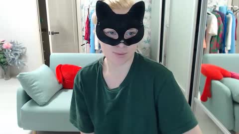 Snapshot of emily_york18 chatting on 03/11/26, 06:25 Emily online show from 03/11/26, 06:25