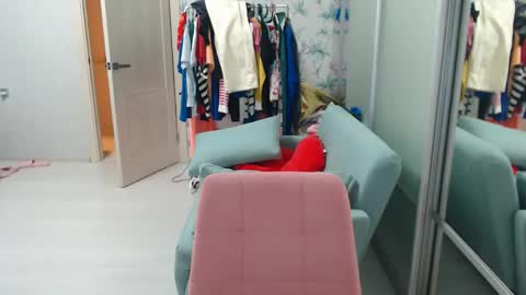 Snapshot of emily_york18 chatting on 04/23/26, 05:48 Emily online show from 04/23/26, 05:48