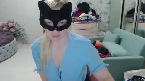 Emily online show from 06/25/26, 07:40