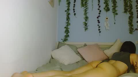 Emily Alexa online show from 09/17/25, 02:52