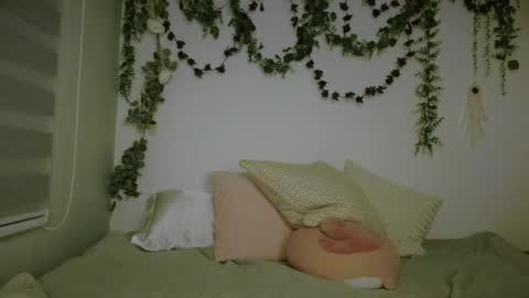 Snapshot of emilyalexa chatting on 05/24/26, 12:32 Emily Alexa online show from 05/24/26, 12:32